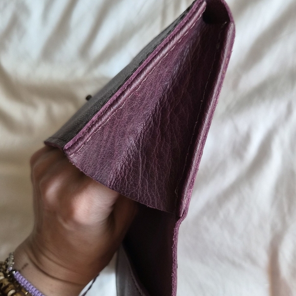 Portland Leather plum large Bozeman wallet - Picture 8 of 8